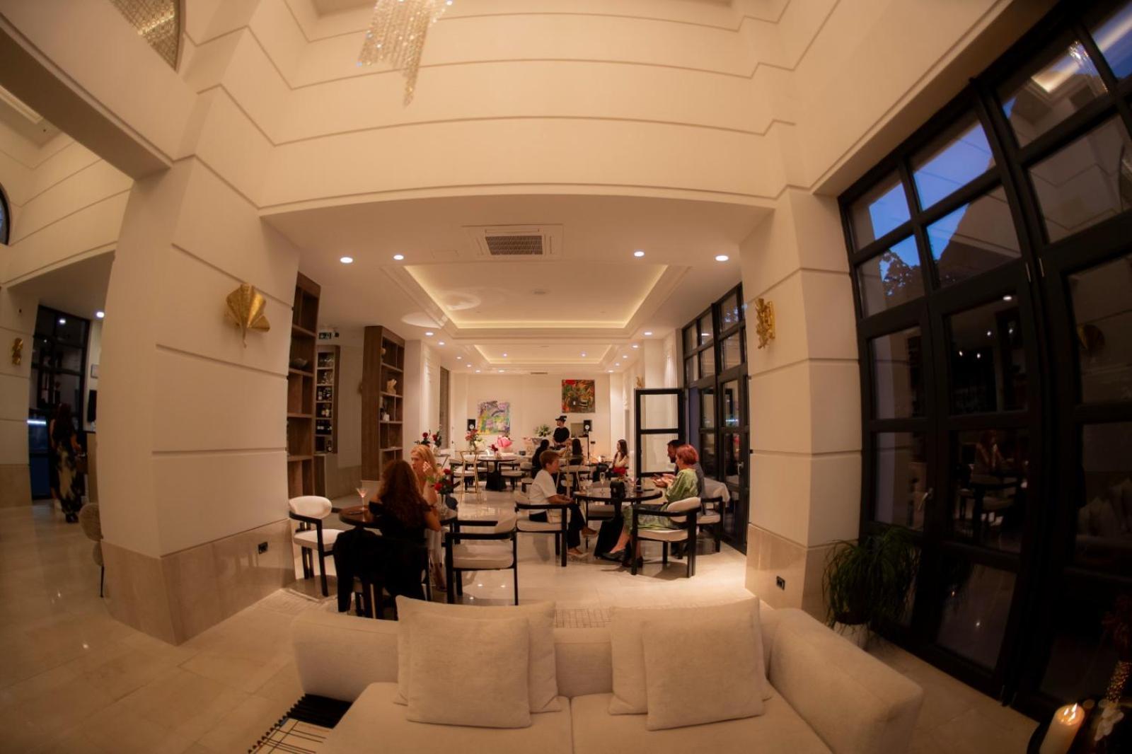 Cosmopolita Boutique Hotel تيميشورا المظهر الخارجي الصورة